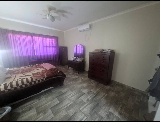 4 BEDROOM HOUSE FOR SALE IN MARGATE BEACH